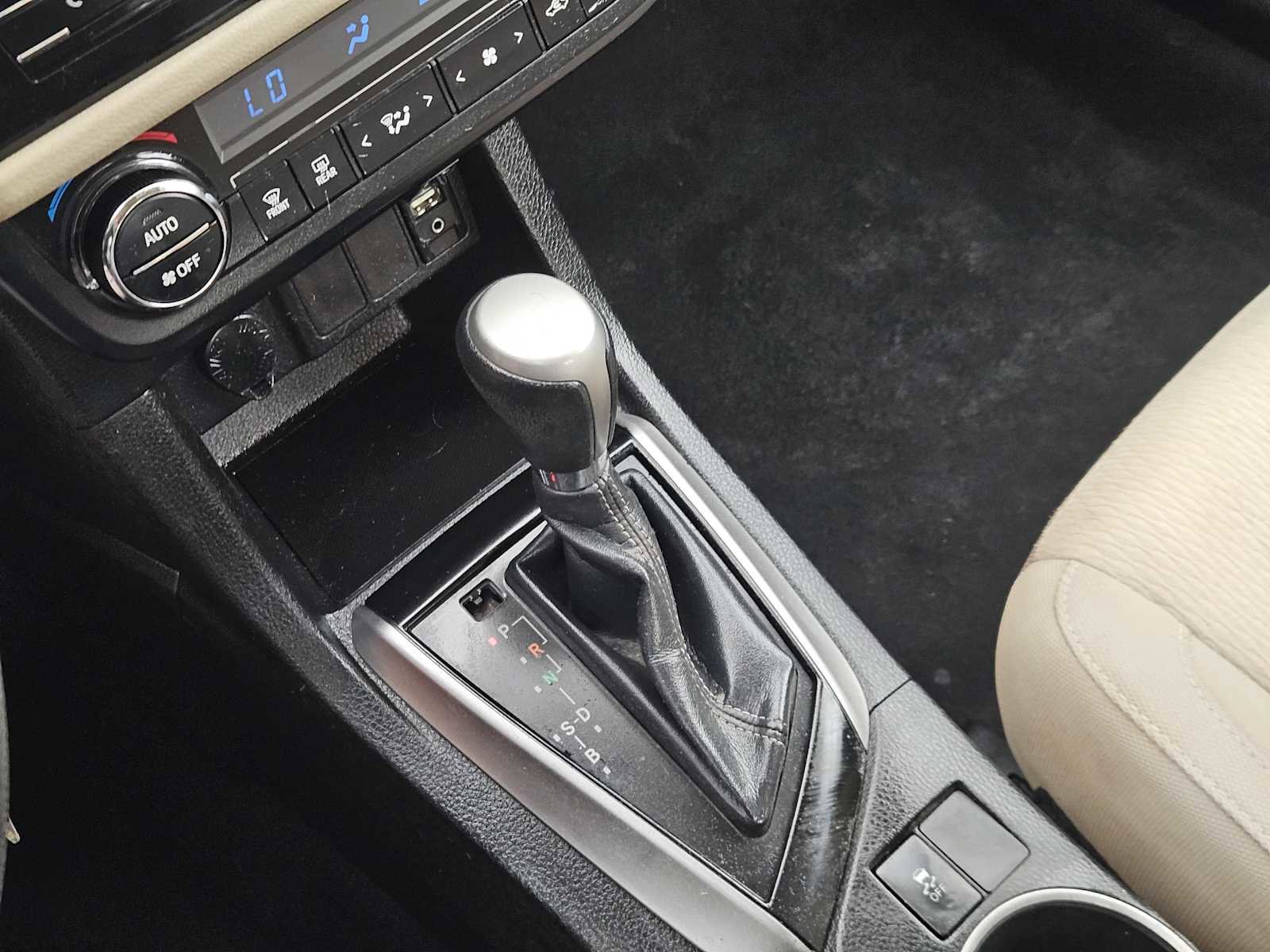 Used 2014 Toyota Corolla LE image 21