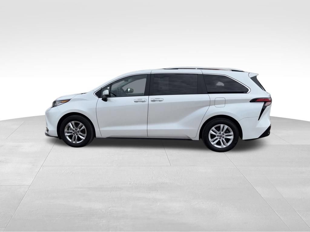 Used 2023 Toyota Sienna Limited AWD/4WD image 12