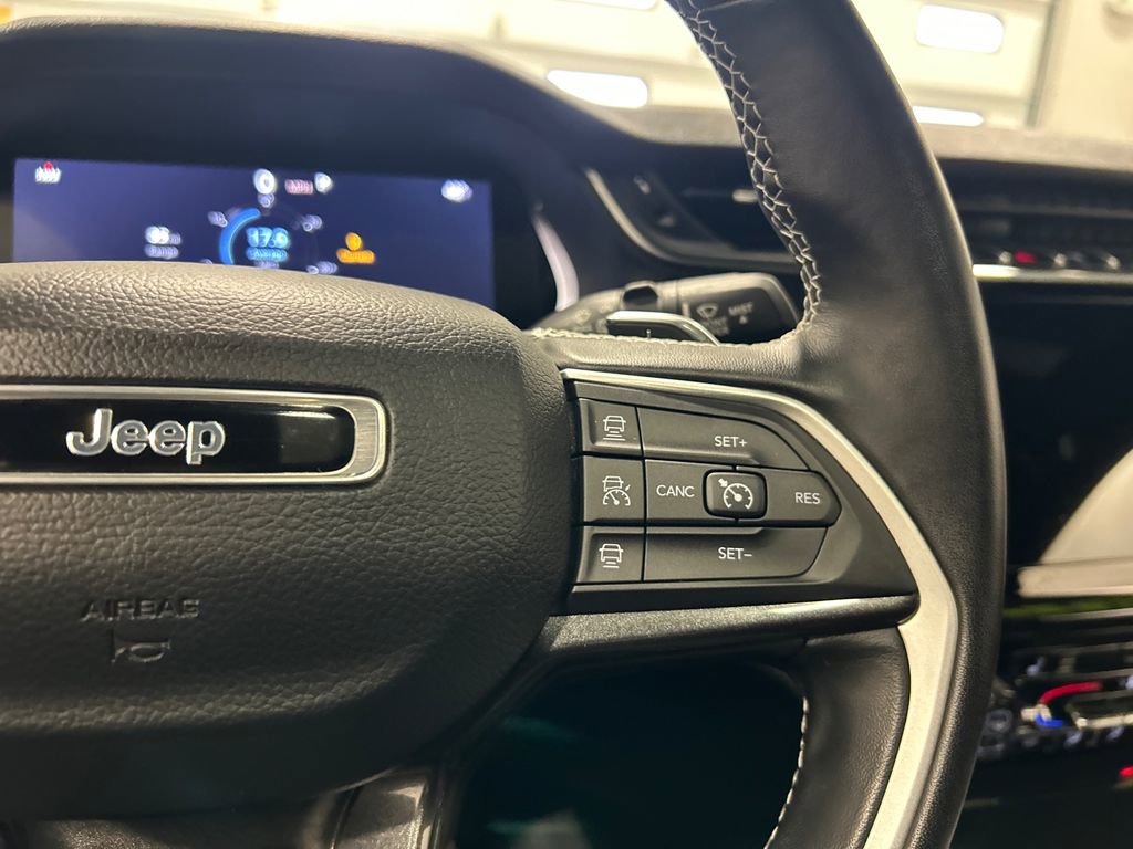 Used 2022 Jeep Grand Cherokee L Laredo AWD/4WD image 21