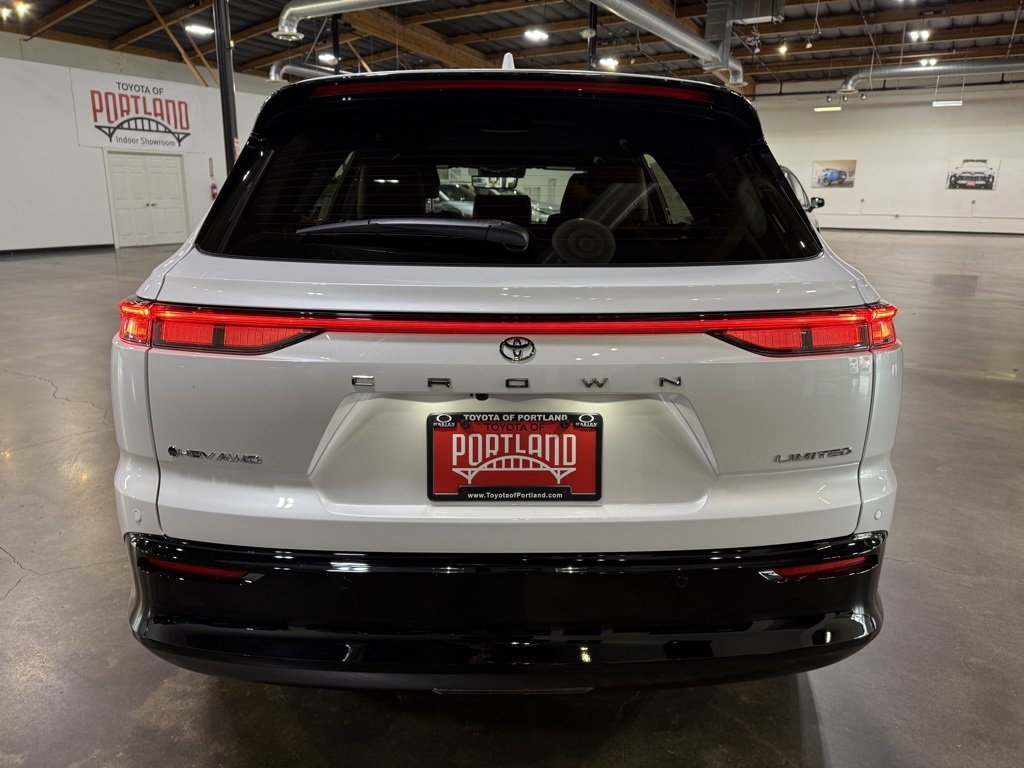 New 2025 Toyota Crown Signia Limited image 7