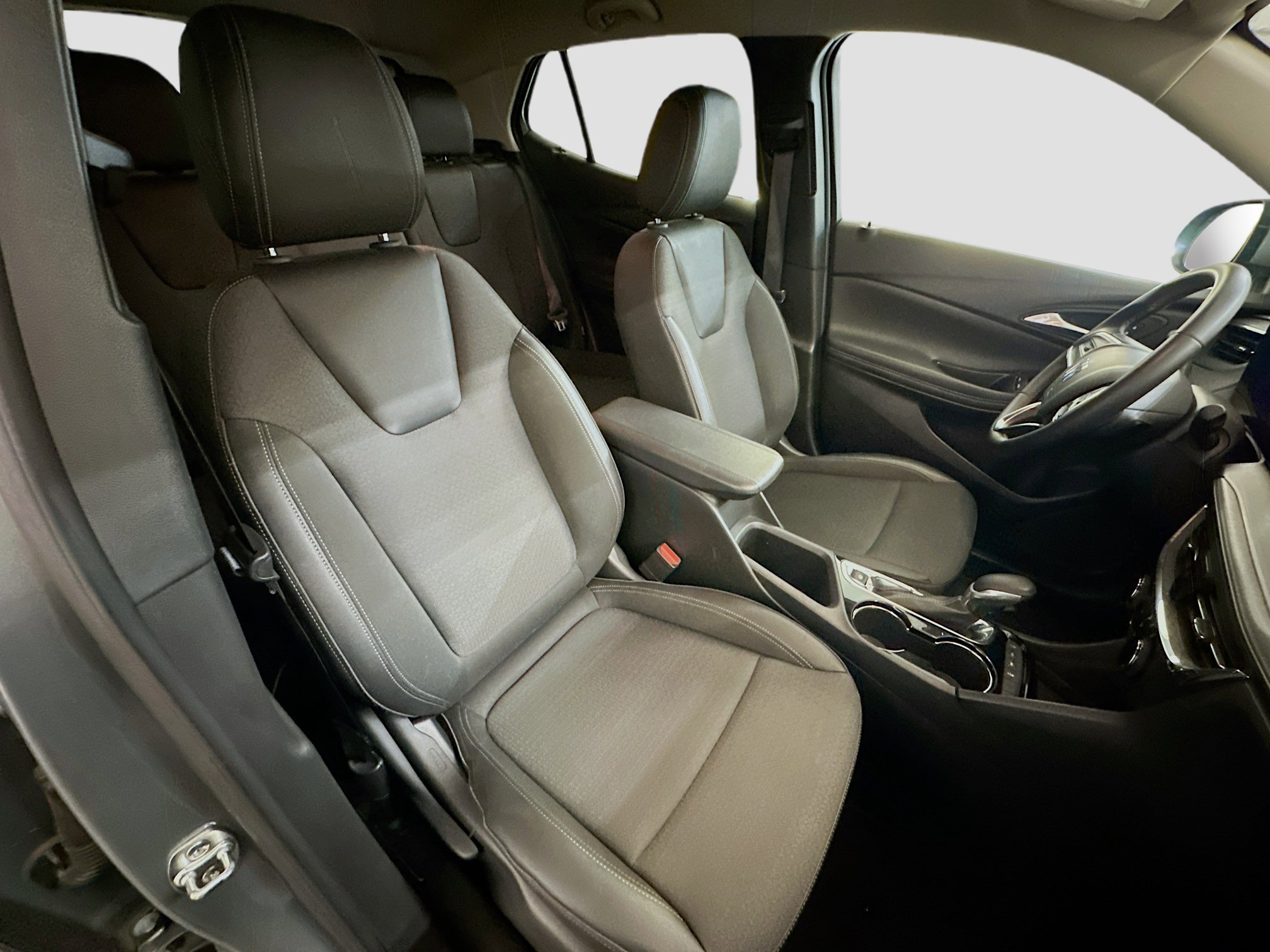 Used 2025 Buick Encore GX Preferred image 31