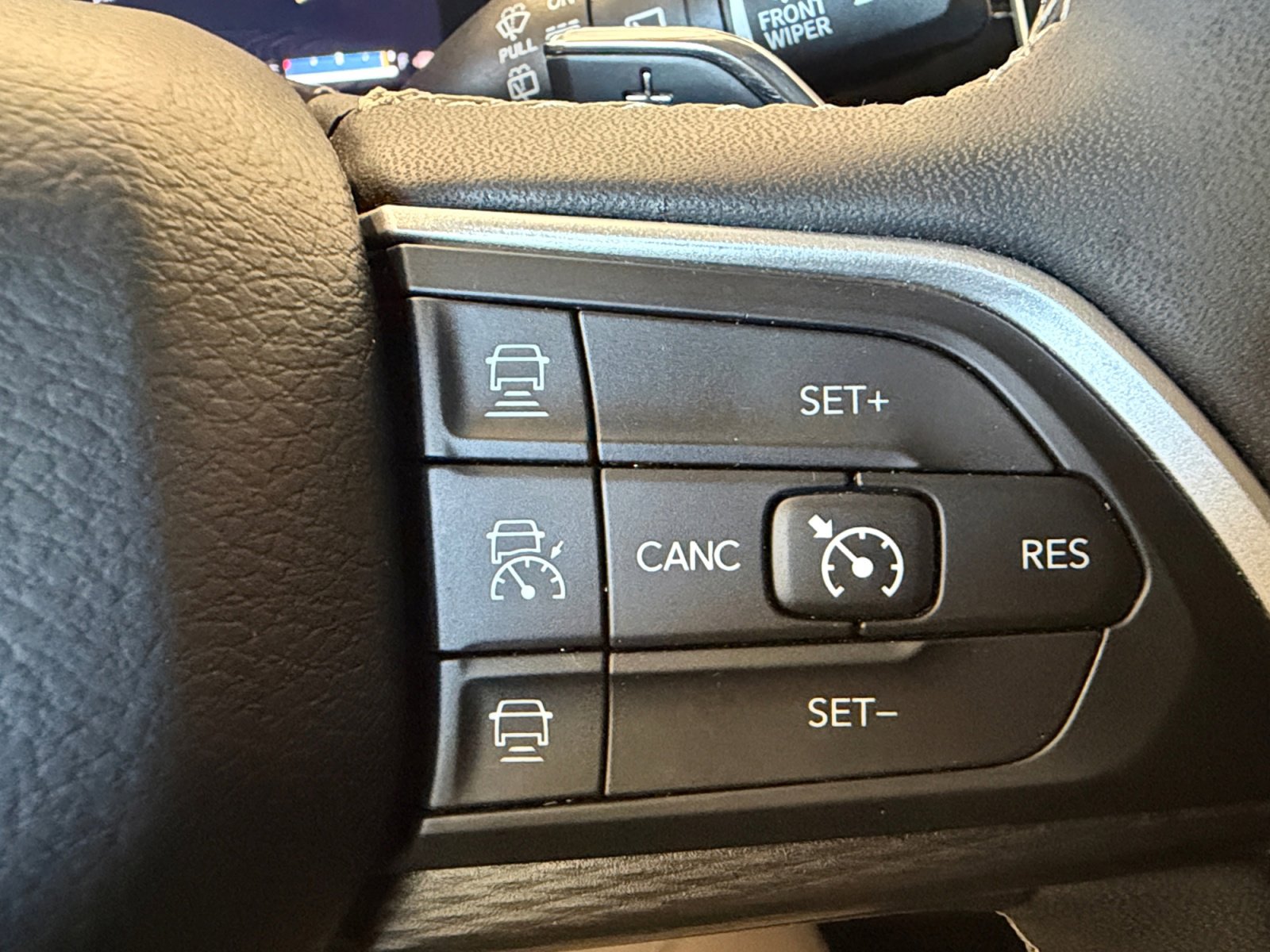 Used 2023 Jeep Grand Cherokee L Laredo image 36