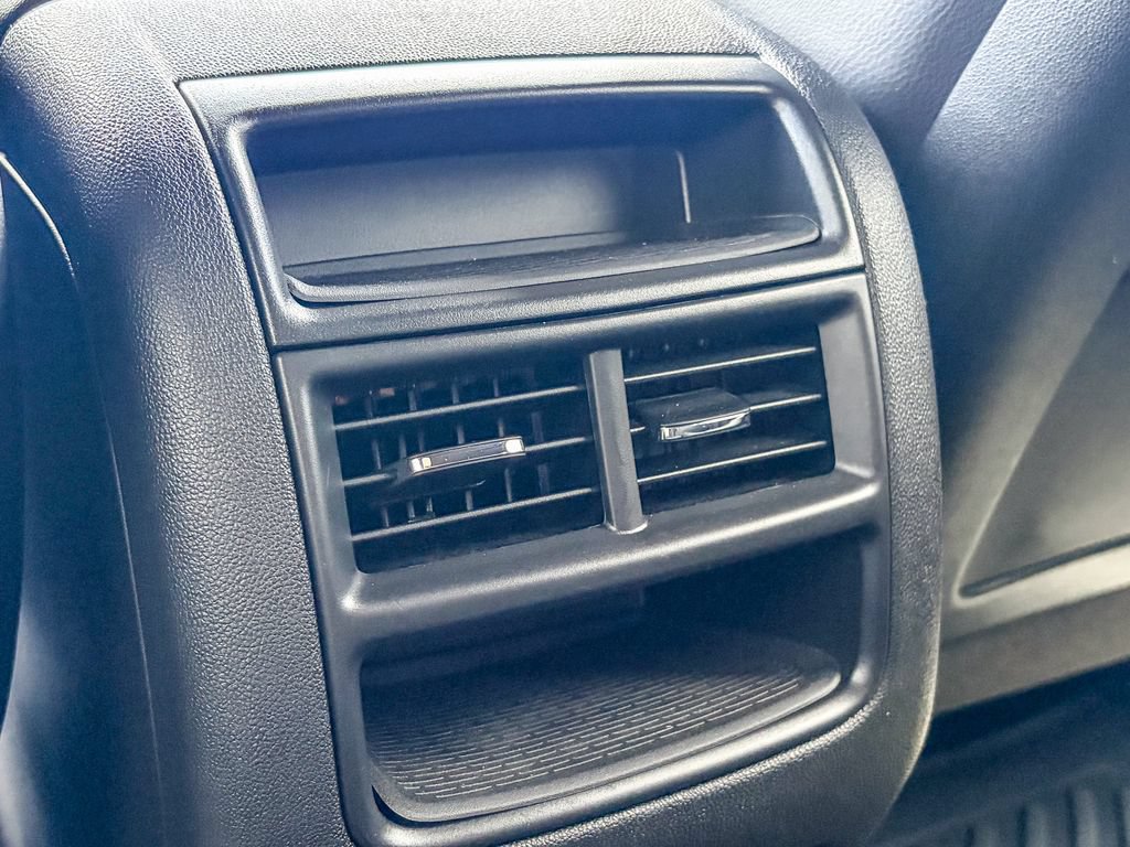 Certified 2023 Cadillac XT5 Luxury w/ LPO, Floor Liner Package FWD image 19