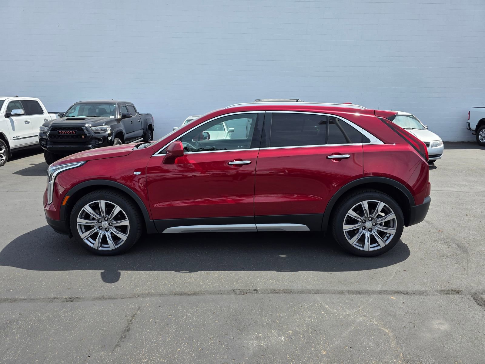 Used 2019 Cadillac XT4 Premium Luxury w/ Driver Assist Package AWD/4WD image 8