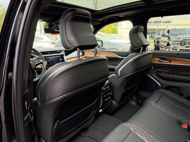 New 2027 Jeep Grand Cherokee Summit w/ Adv Protech Group IV AWD/4WD image 14
