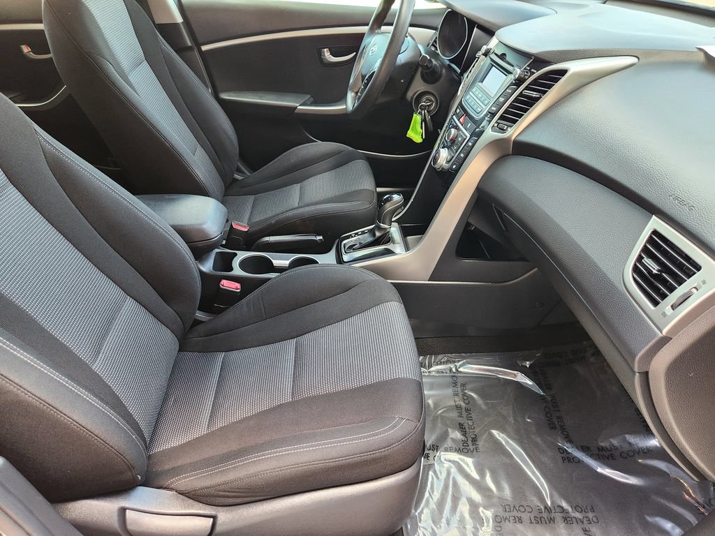 Used 2016 Hyundai Elantra GT FWD image 16