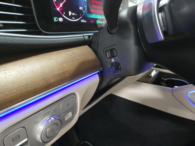 Certified 2025 Mercedes-Benz GLE 450e 4MATIC image 5