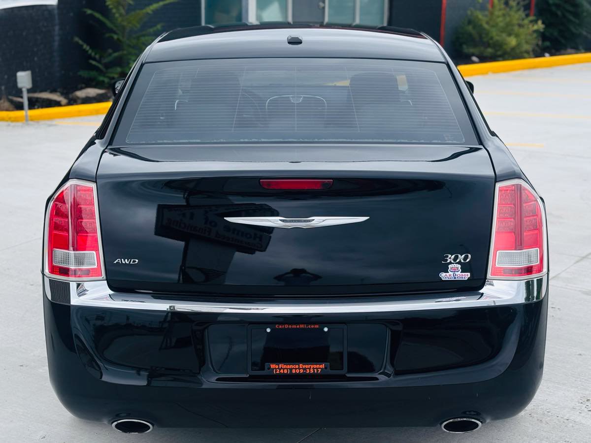 Used 2014 Chrysler 300 AWD image 10