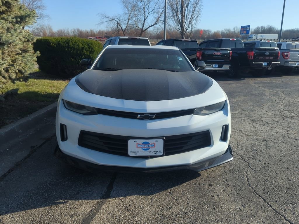 Used 2018 Chevrolet Camaro LT image 3