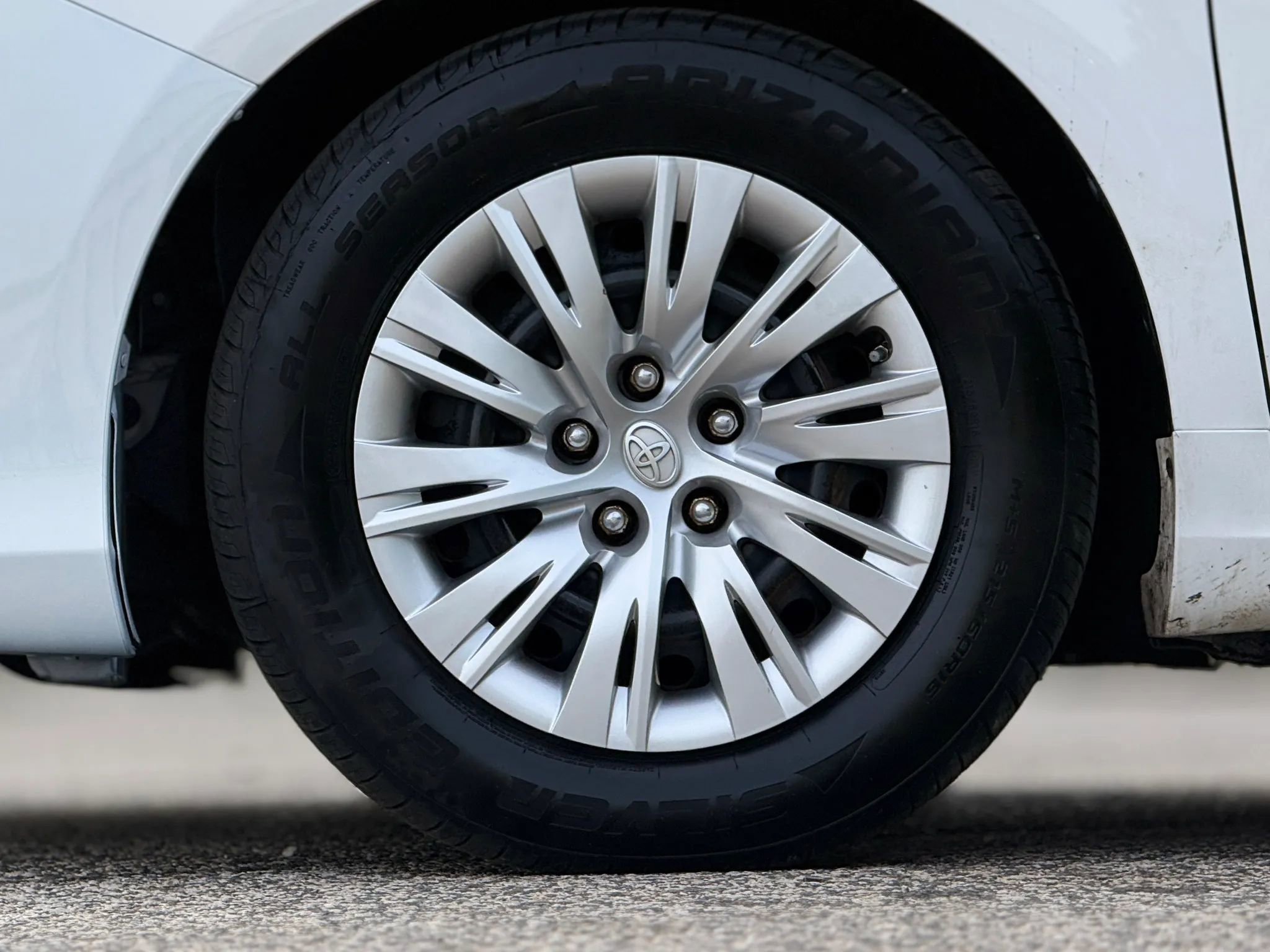 Used 2014 Toyota Camry L FWD image 29