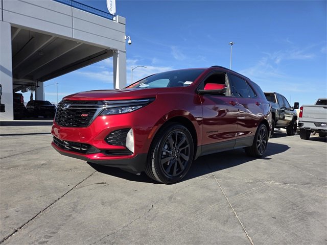 Used 2022 Chevrolet Equinox RS w/ RS Leather Package image 2