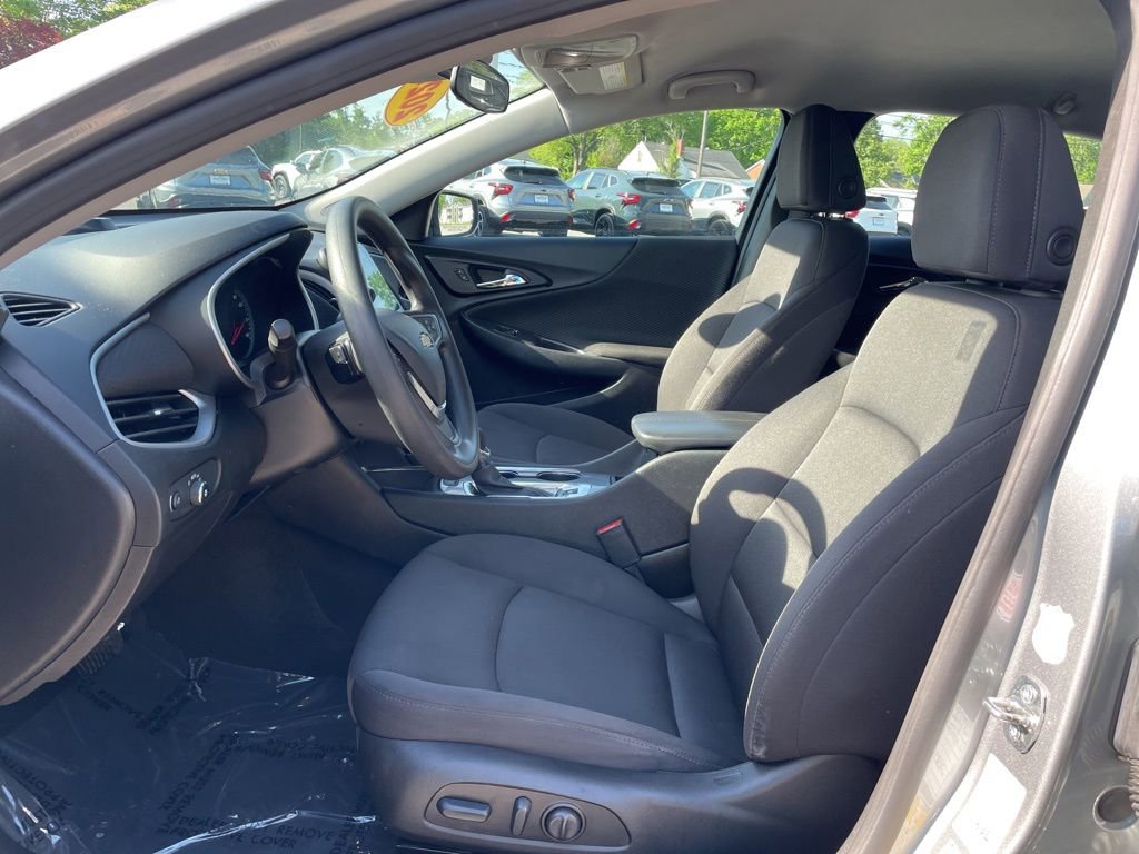 Used 2024 Chevrolet Malibu LT FWD image 4