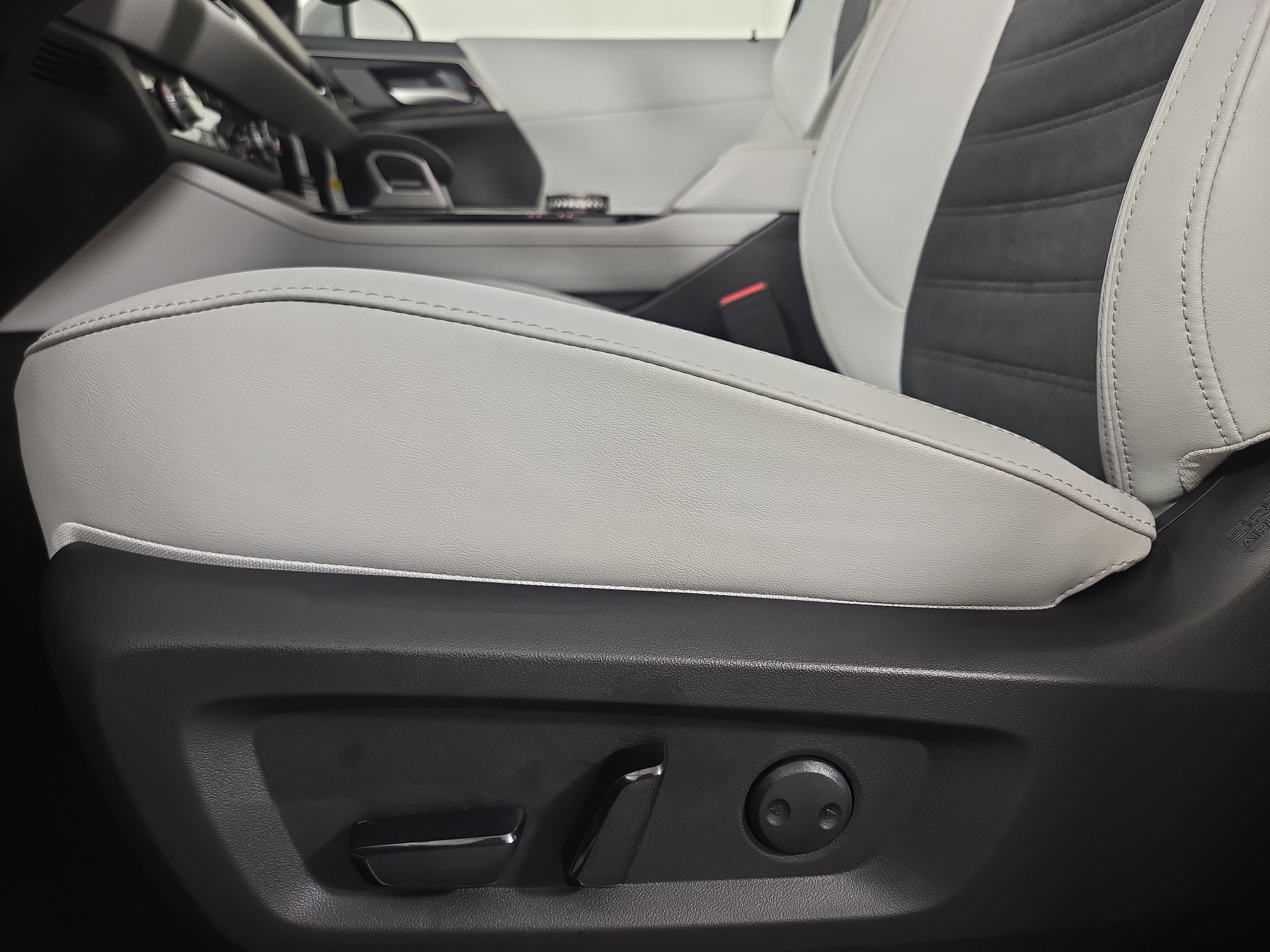 New 2026 Mitsubishi Outlander SE AWD/4WD image 31