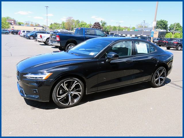 Used 2024 Volvo S60 B5 Plus w/ Climate Package FWD image 3