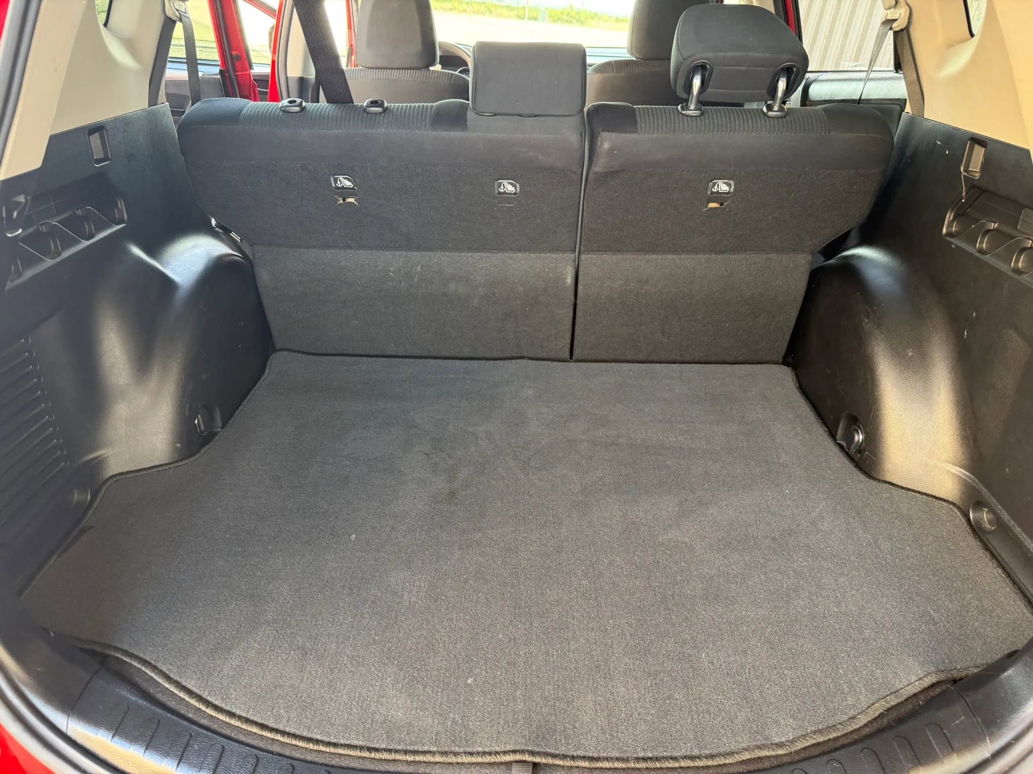 Used 2017 Toyota RAV4 LE FWD image 22