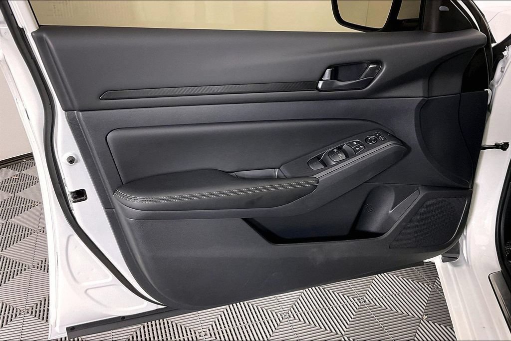 New 2026 Nissan Altima 2.5 SV w/ SV Special Edition Package FWD image 32