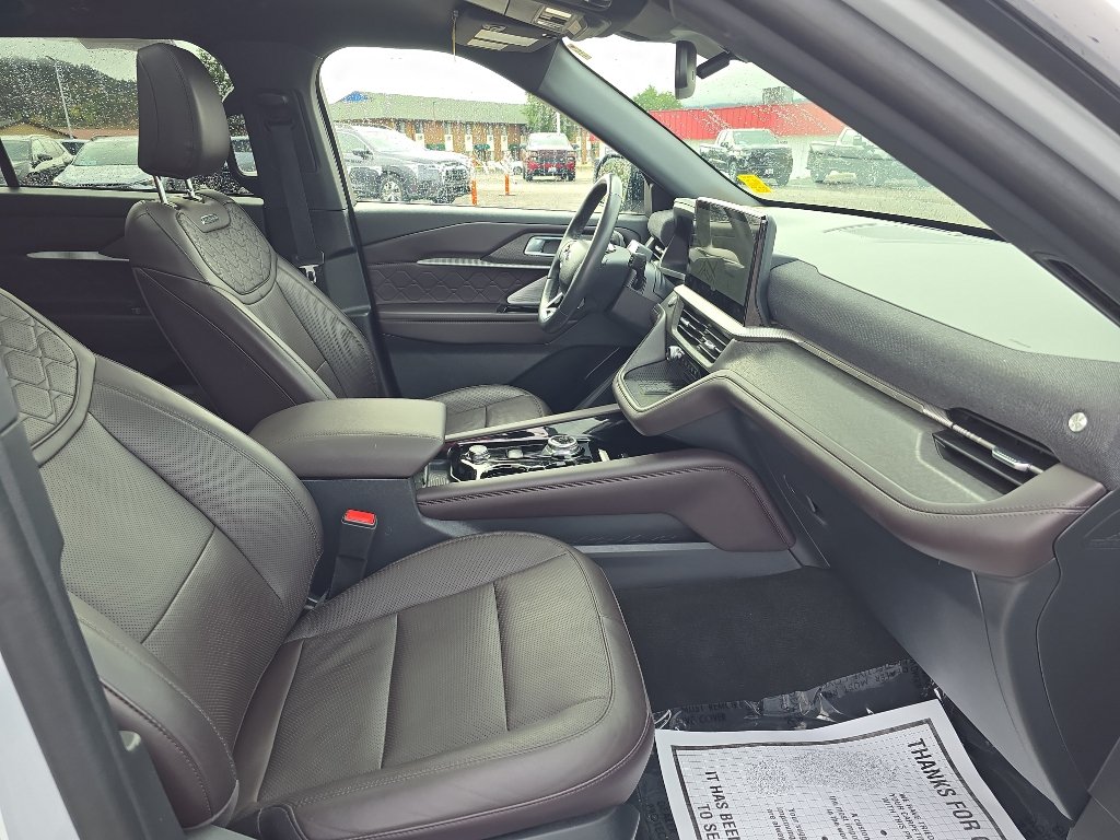 Used 2025 Ford Explorer Platinum w/ LUX Leather Package AWD/4WD image 27