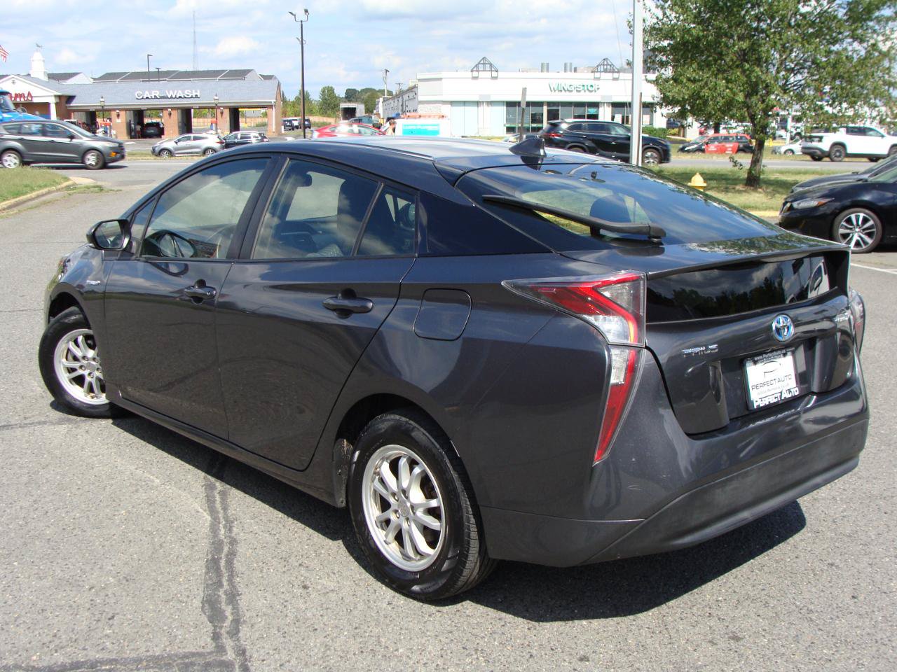 Used 2016 Toyota Prius Two FWD image 4