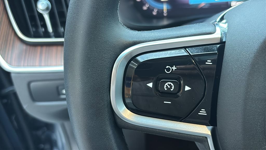 Used 2024 Volvo XC60 B5 Plus w/ Protection Package Premier image 16