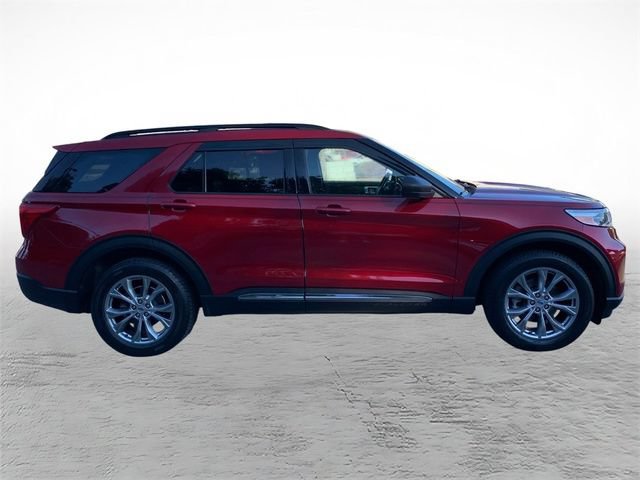Used 2020 Ford Explorer XLT w/ Equipment Group 202A AWD/4WD image 2