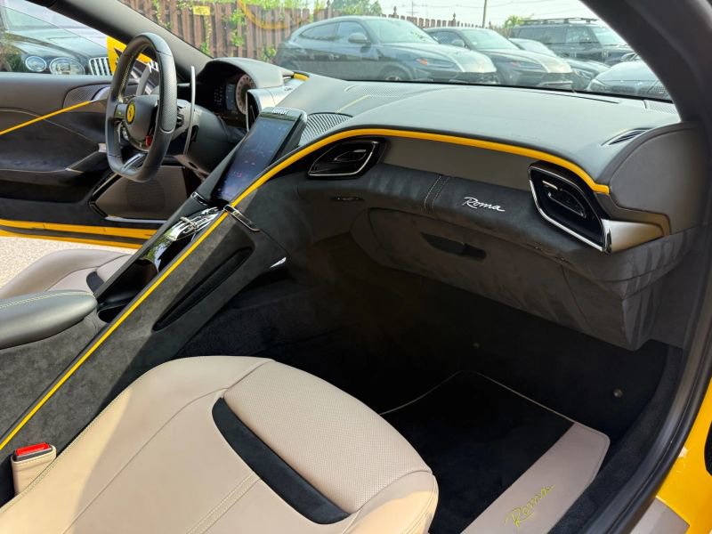Used 2022 Ferrari Roma image 19