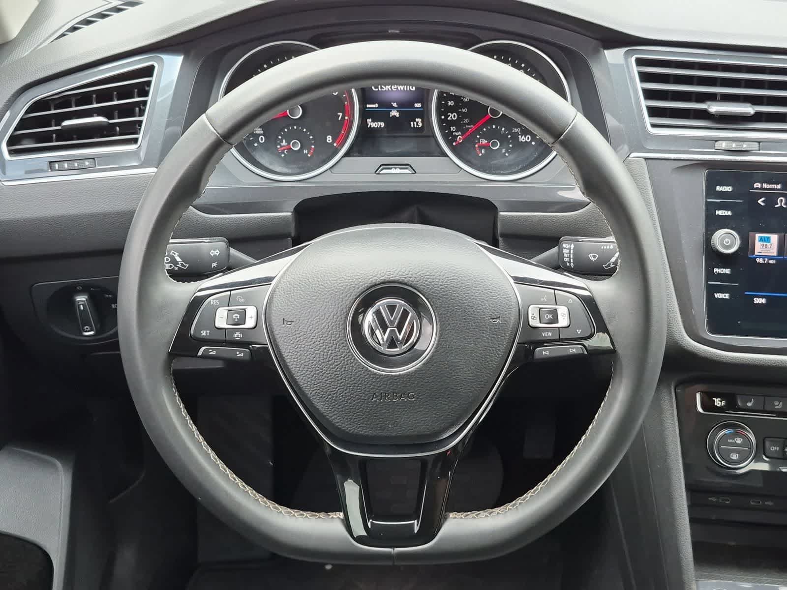 Used 2021 Volkswagen Tiguan SE AWD/4WD image 22