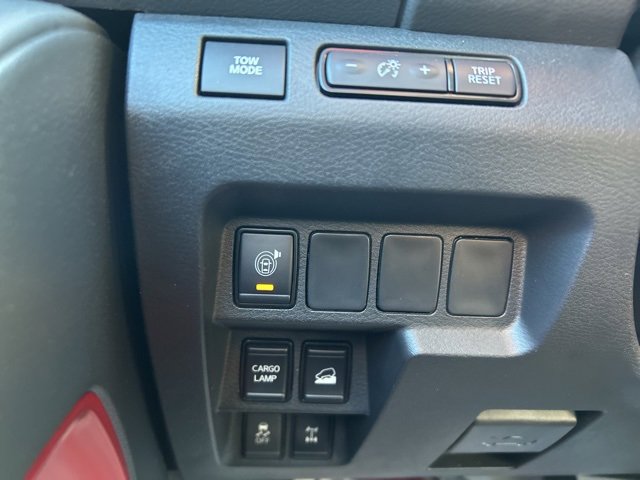 Used 2025 Nissan Frontier PRO-4X w/ Black Accent Package image 18