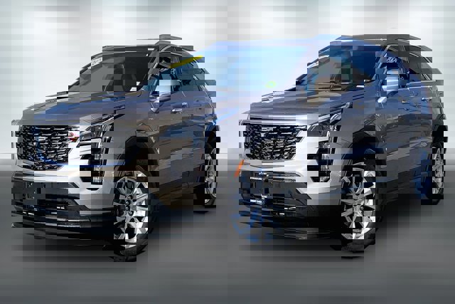 Used 2023 Cadillac XT4 Luxury w/ Cold Weather Package image 12