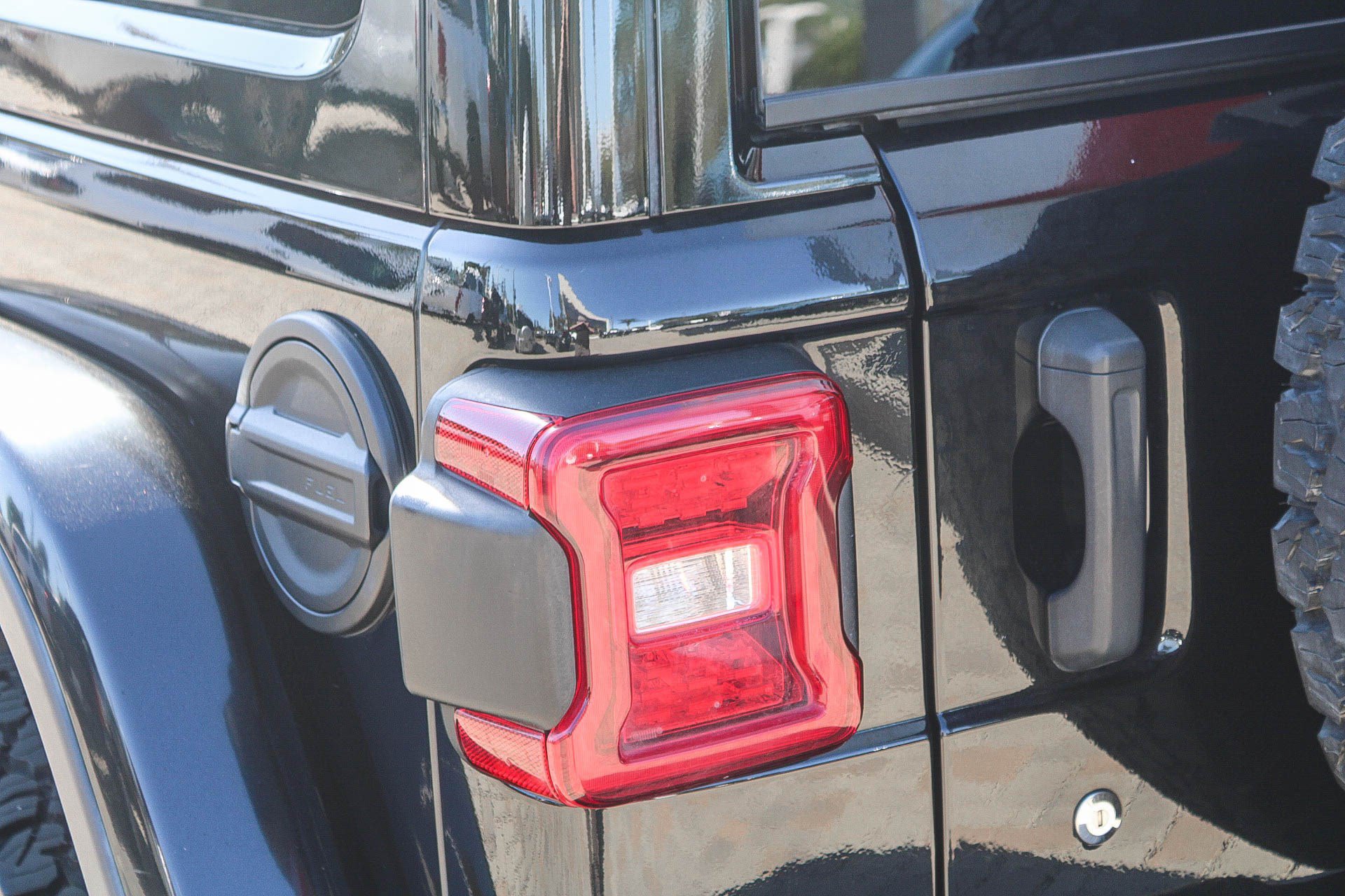 Used 2018 Jeep Wrangler Unlimited Rubicon AWD/4WD image 10