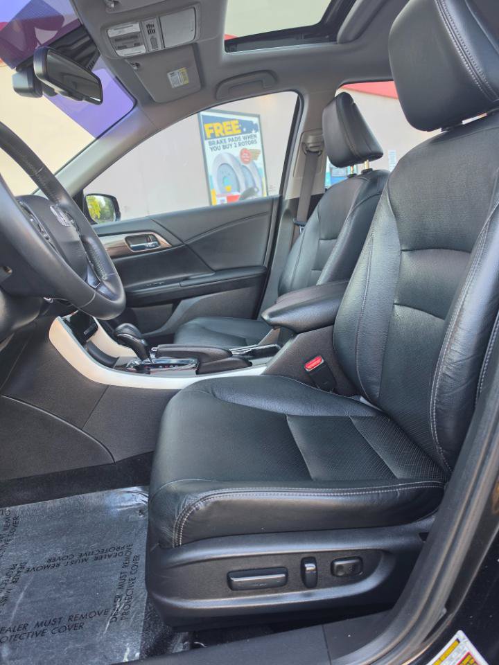 Used 2017 Honda Accord Touring image 9