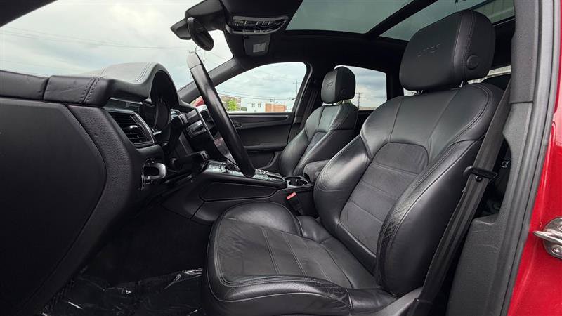 Used 2017 Porsche Macan GTS AWD/4WD image 25