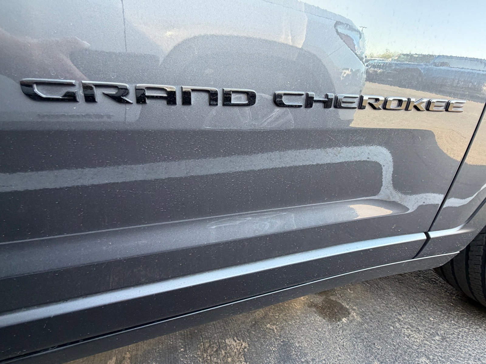 Used 2023 Jeep Grand Cherokee L Laredo AWD/4WD image 8