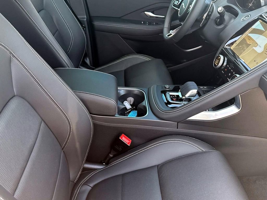 New 2024 Jaguar E-PACE R-Dynamic SE image 8
