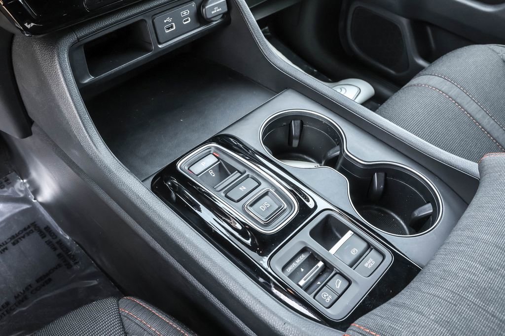 Used 2025 Honda Pilot Sport image 25