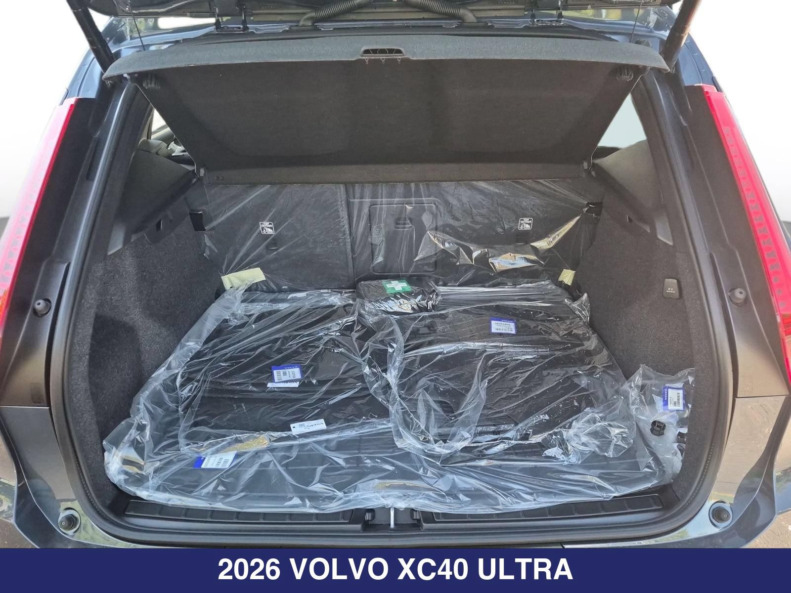 New 2026 Volvo XC40 B5 Ultra w/ Protection Package Premier AWD/4WD image 7