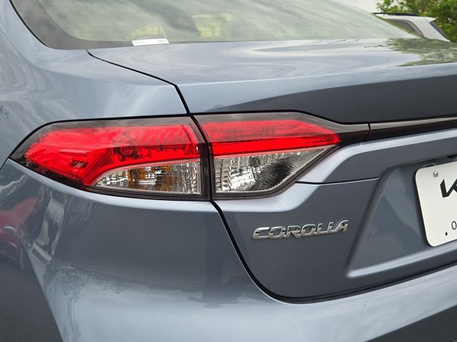 Used 2025 Toyota Corolla LE FWD image 12