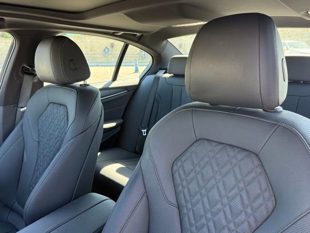 Certified 2023 BMW 530e w/ Premium Package image 22