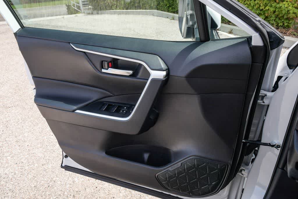 Certified 2025 Toyota RAV4 XLE w/ Convenience Package FWD image 23