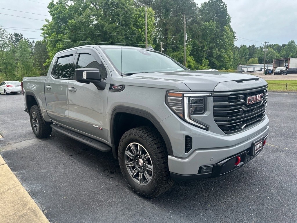 Used 2024 GMC Sierra 1500 AT4 image 3