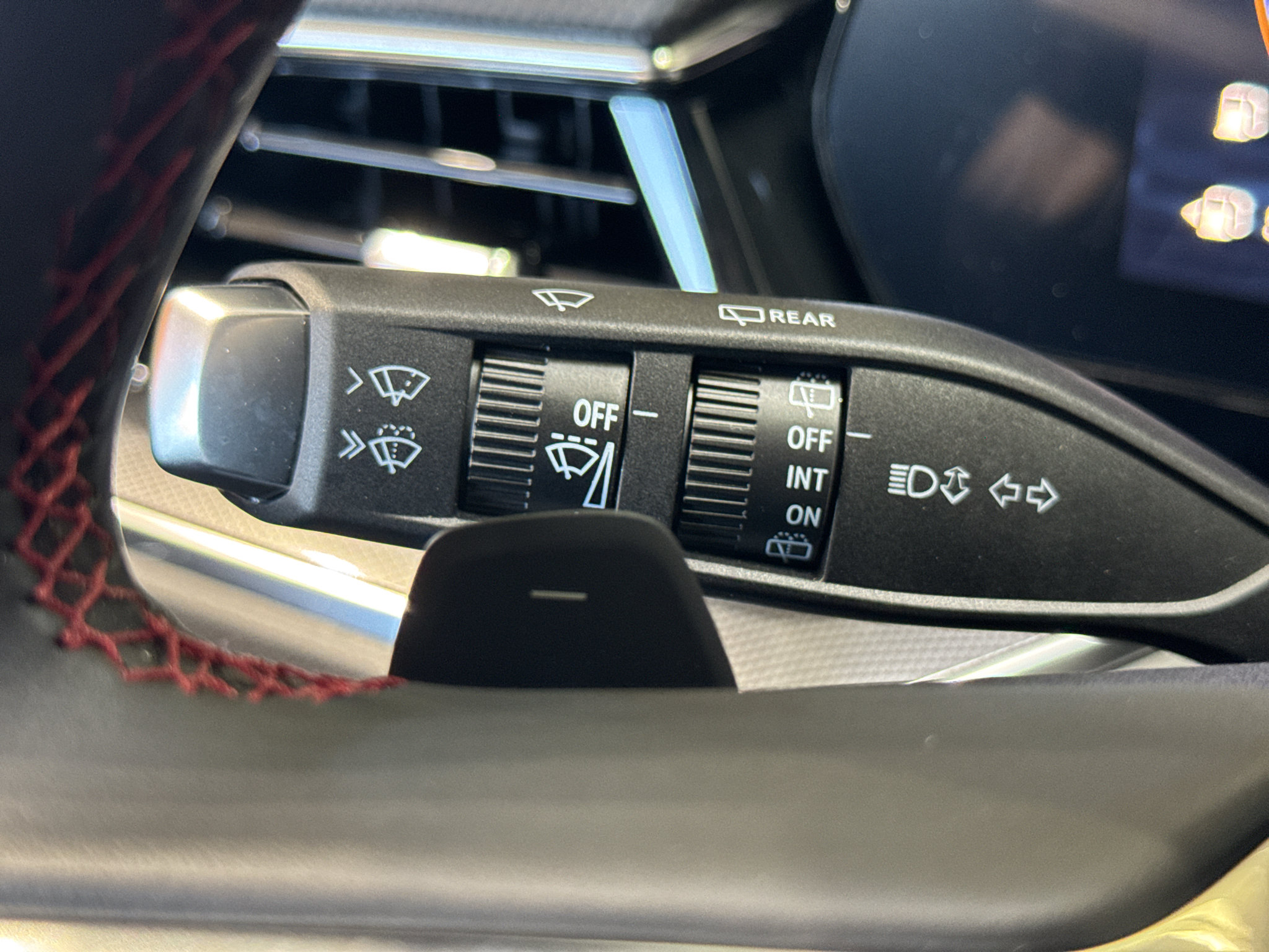 New 2026 Chevrolet Suburban RST w/ RST Capability Package AWD/4WD image 26