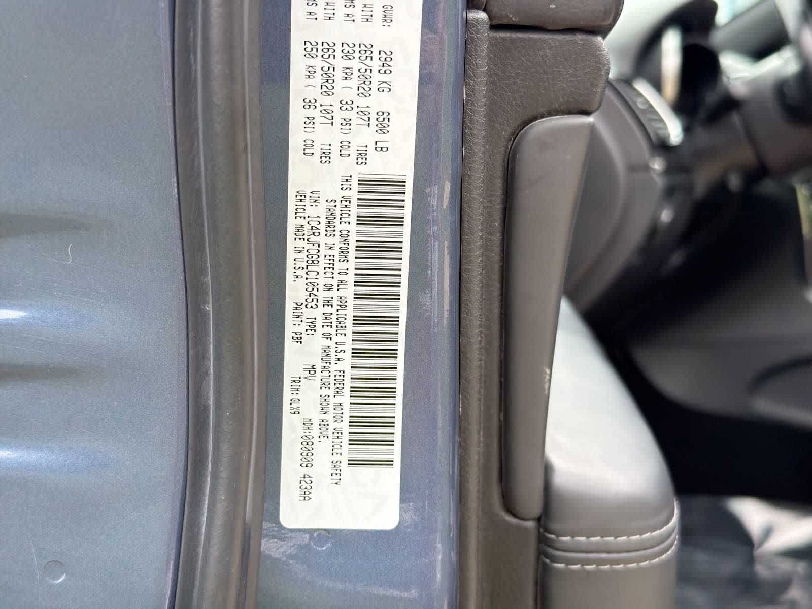 Used 2020 Jeep Grand Cherokee Overland AWD/4WD image 32