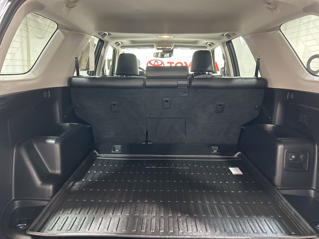 Used 2023 Toyota 4Runner Limited AWD/4WD image 18