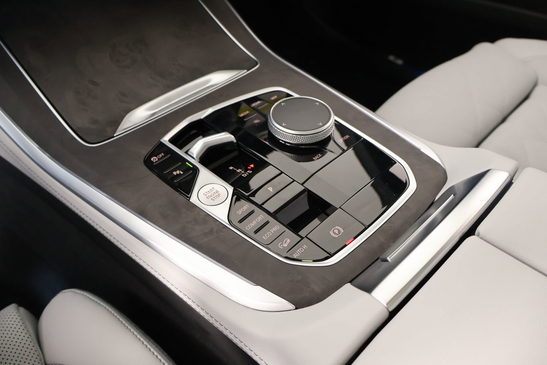 New 2026 BMW X5 xDrive40i AWD/4WD image 8