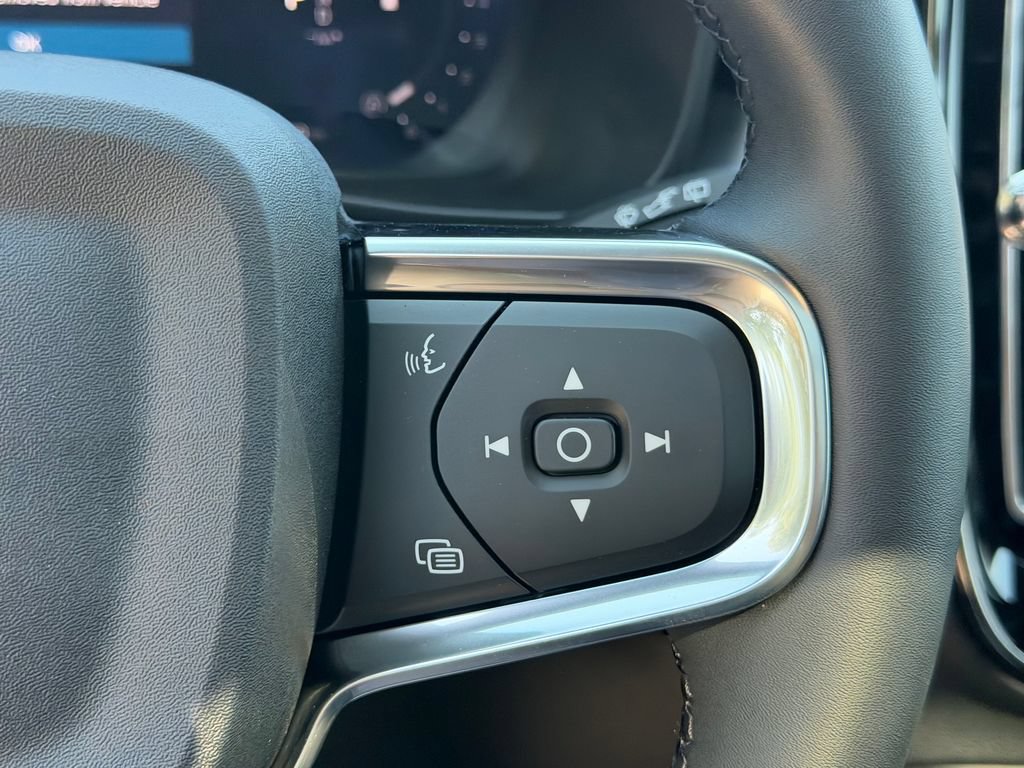 New 2026 Volvo XC40 B5 Ultra w/ Protection Package Premier AWD/4WD image 18
