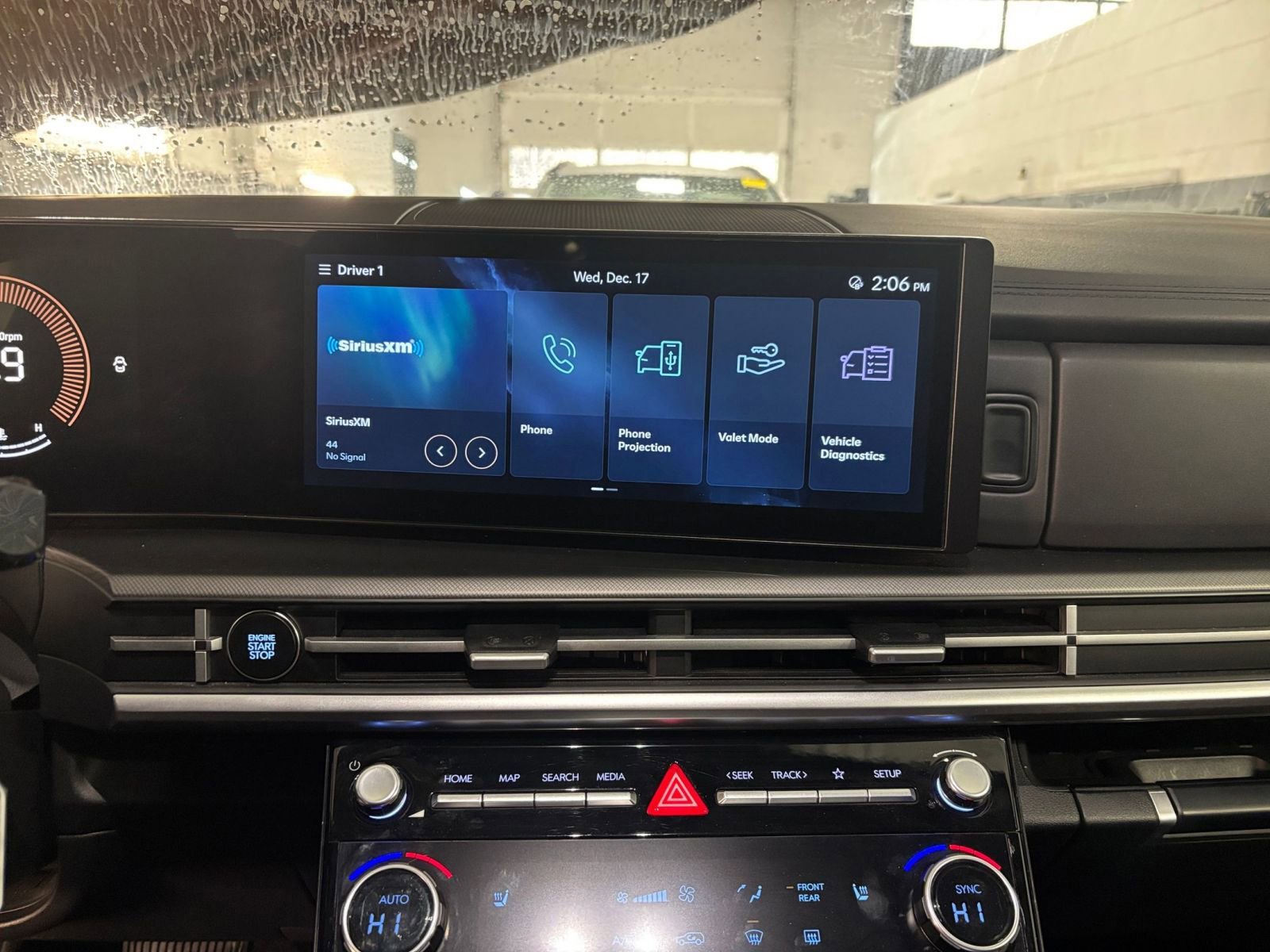 Used 2025 Hyundai Santa Fe SEL image 18