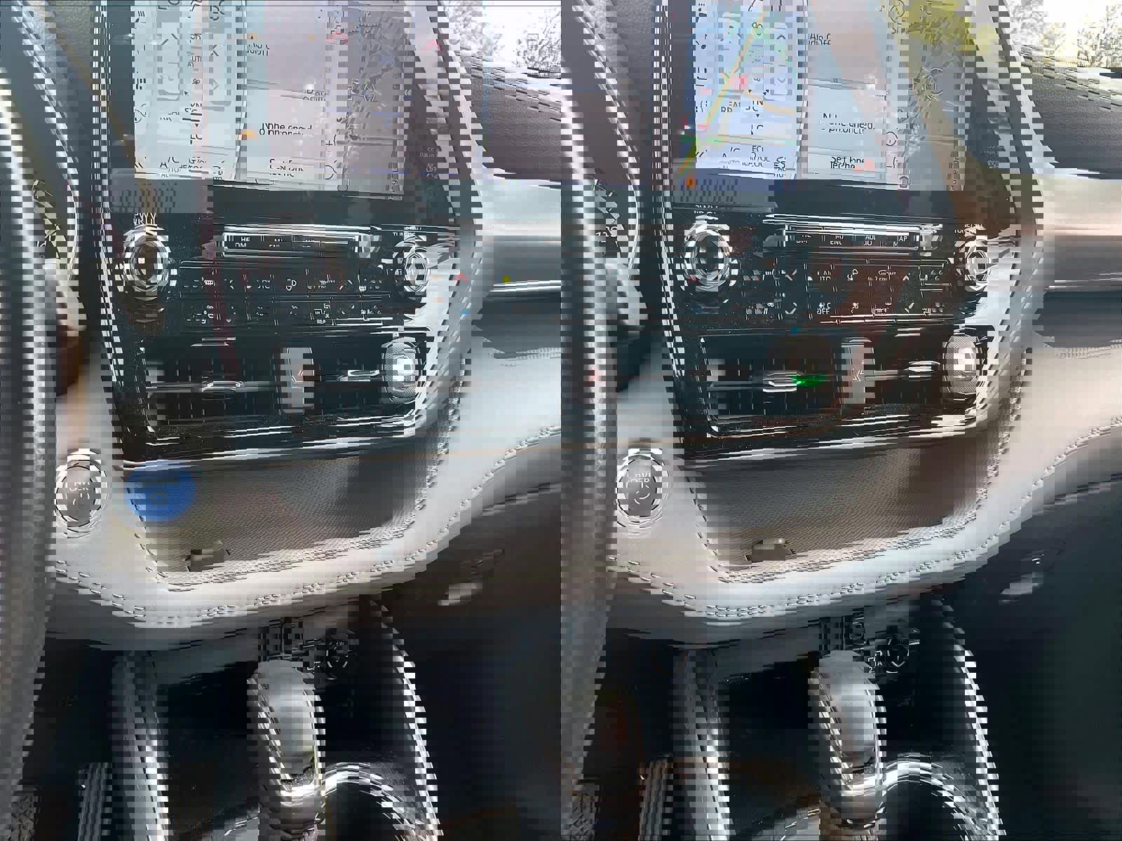 Used 2021 Toyota Highlander Limited image 35