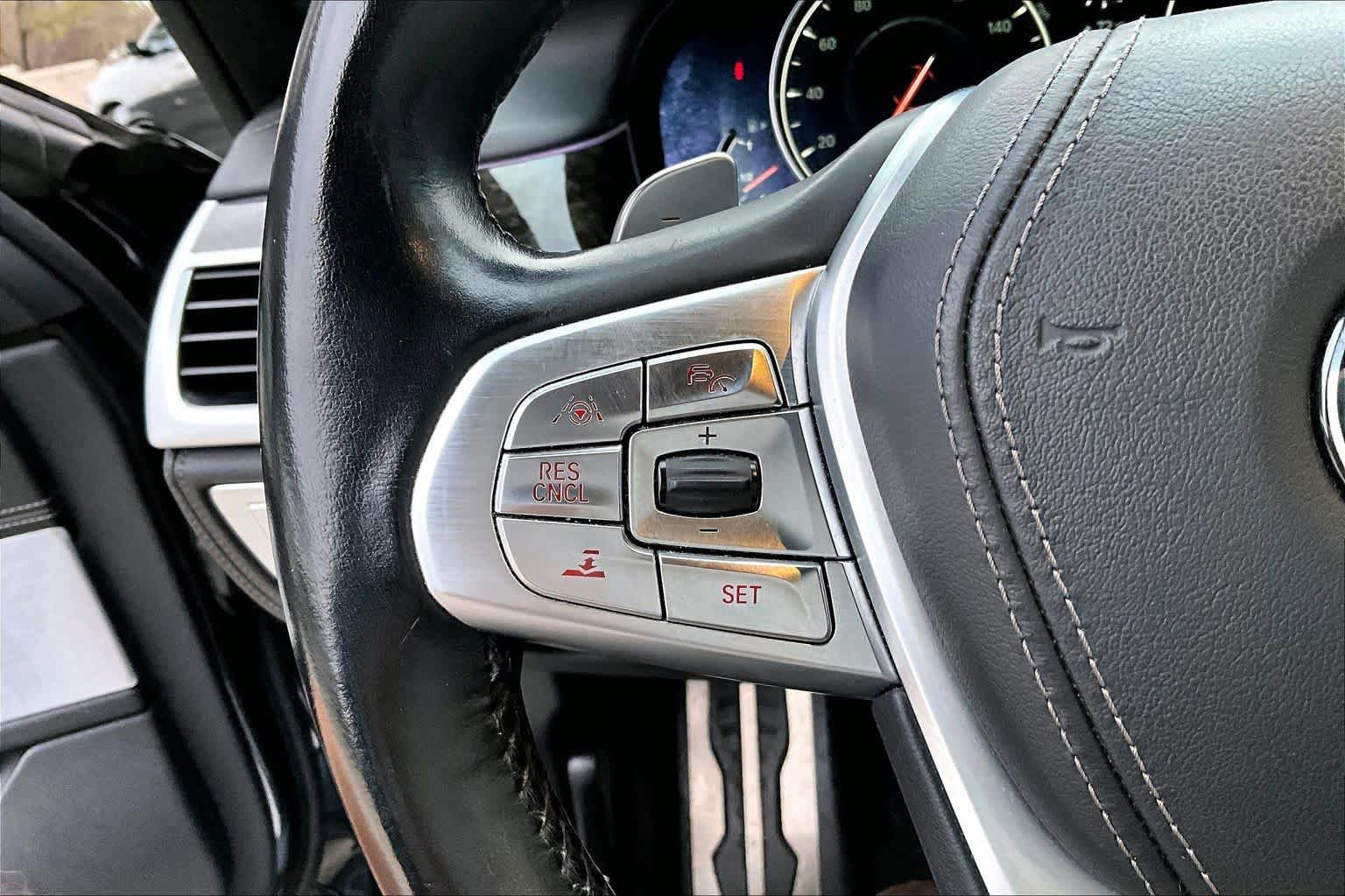 Used 2017 BMW 750i image 24