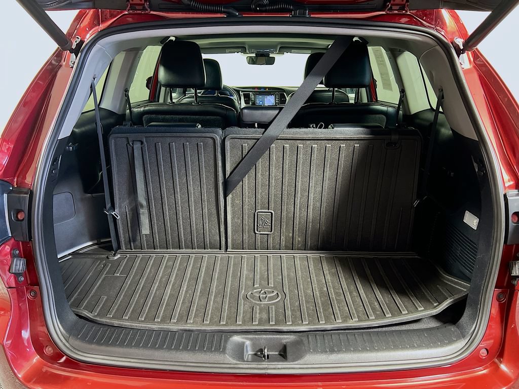 Certified 2019 Toyota Highlander SE AWD/4WD image 23