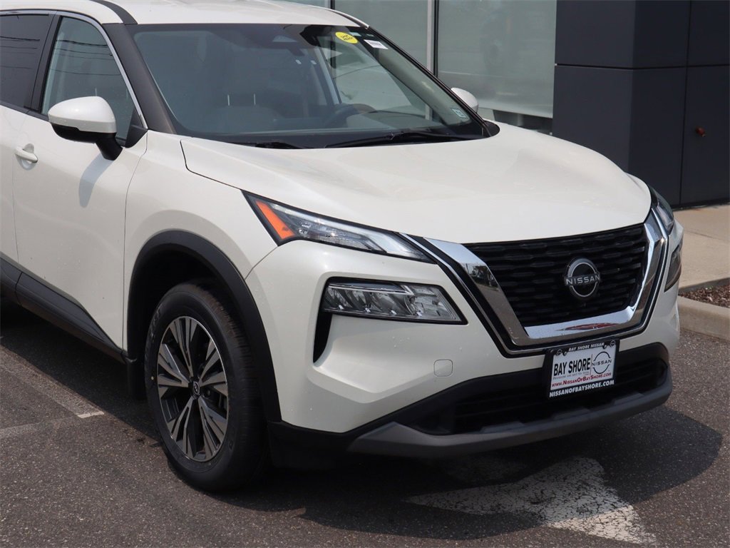 Certified 2022 Nissan Rogue SV image 4
