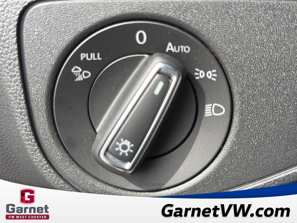 Certified 2023 Volkswagen Atlas Cross Sport SE w/ Panoramic Sunroof Package image 37